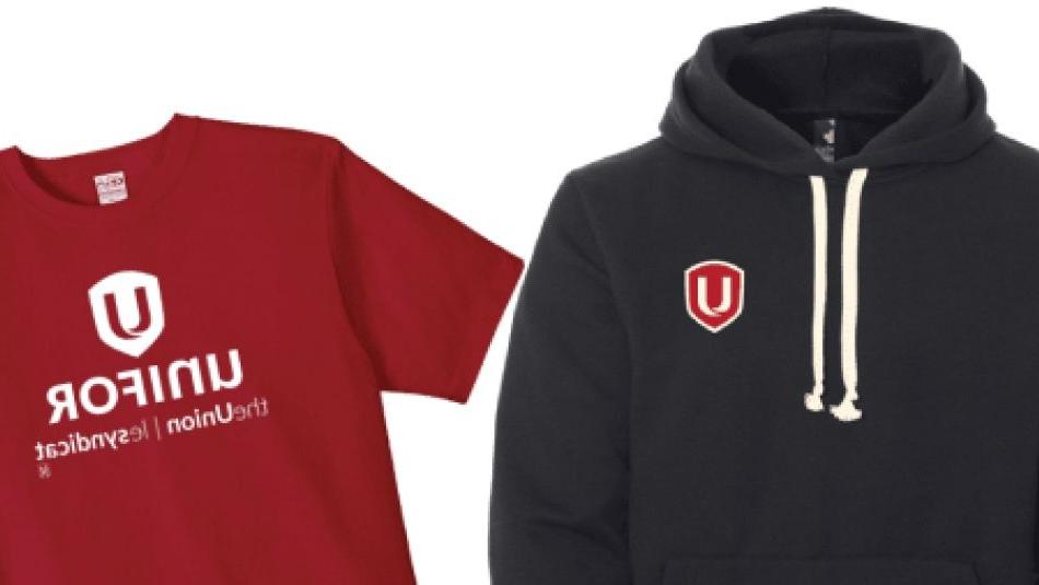 A black hoodie and red t-shirt with 十博官网在线 logos. 
